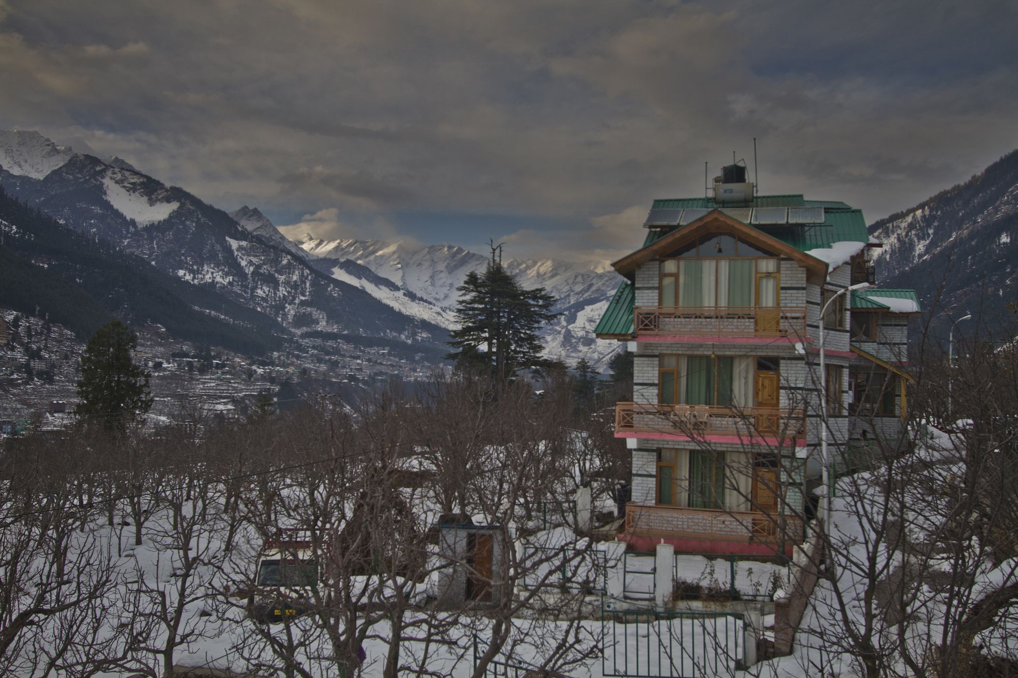 Hotel Mountain Face Manāli Eksteriør billede